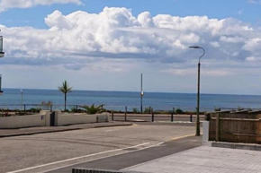 BOURNECOAST: MODERN FLAT WITH SEA VIEWS-FM6193